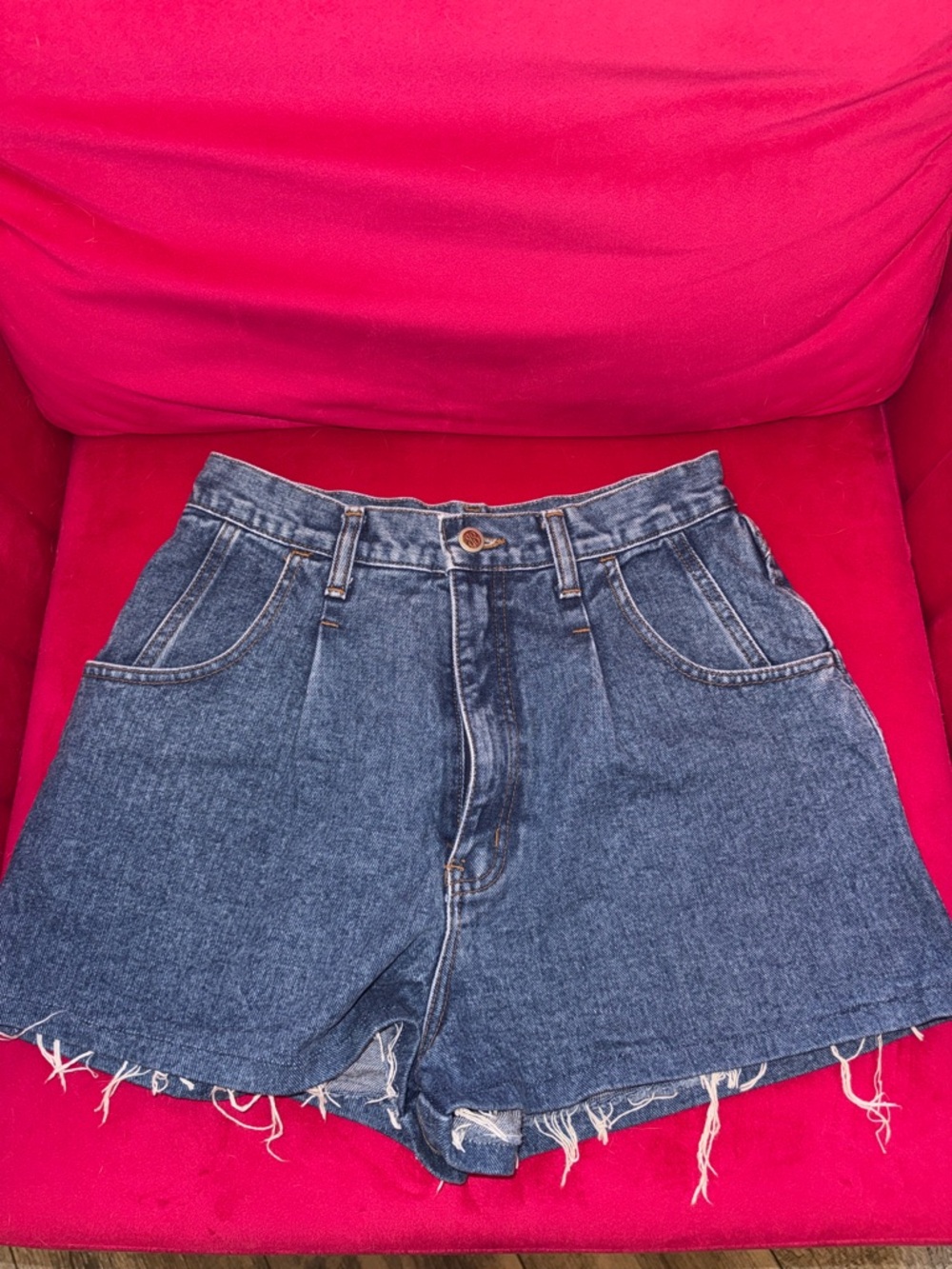 Vintage Bill Blass High-Waisted Women’s Shorts Size 8 | Classic Tailored Fit
